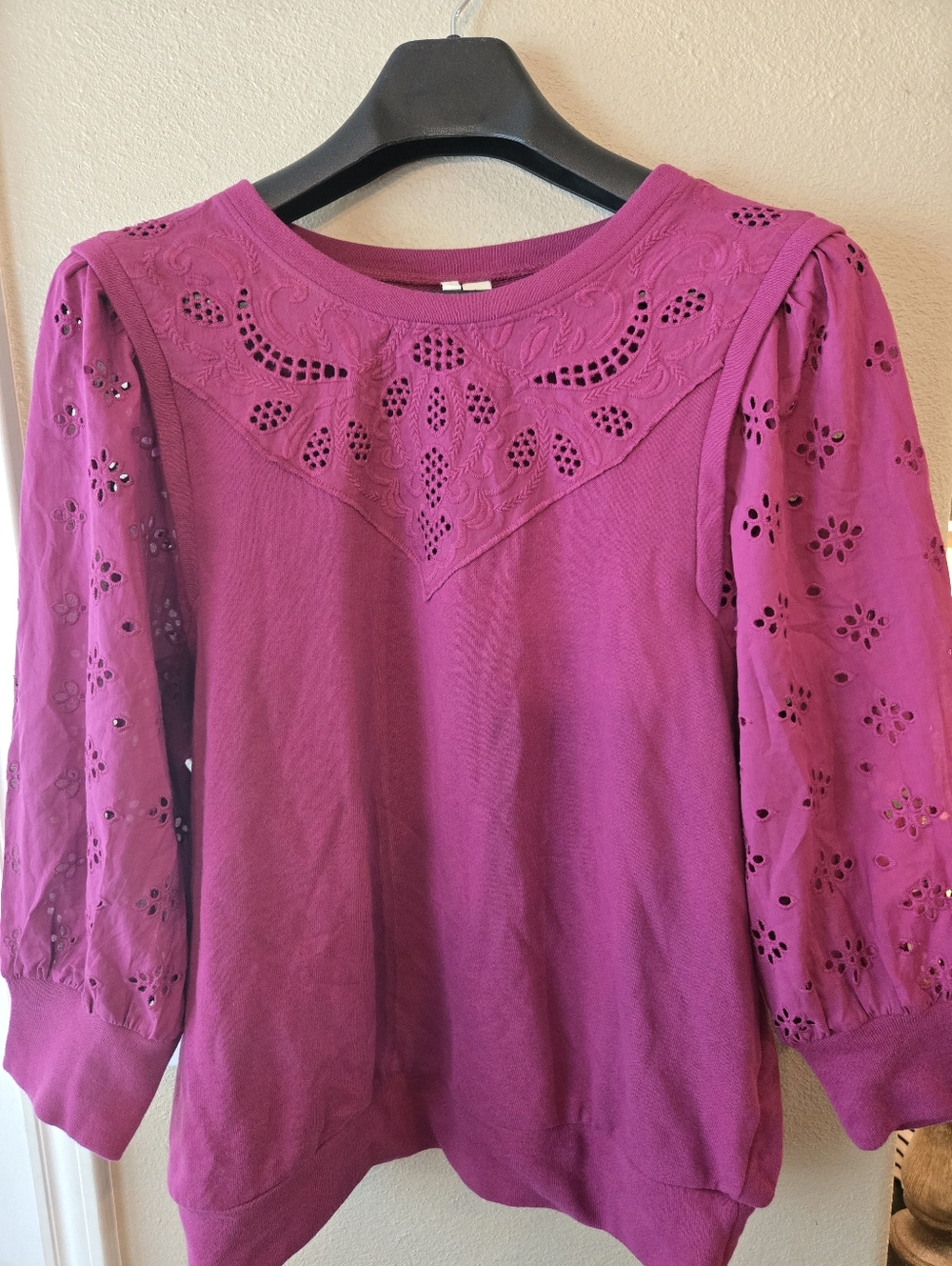 Cato Women's Embroidered Cutout eyelet Puff-Sleeve Top - Magenta